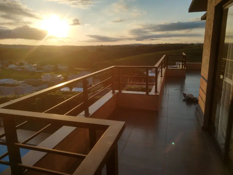 Terraço com vista para a serra