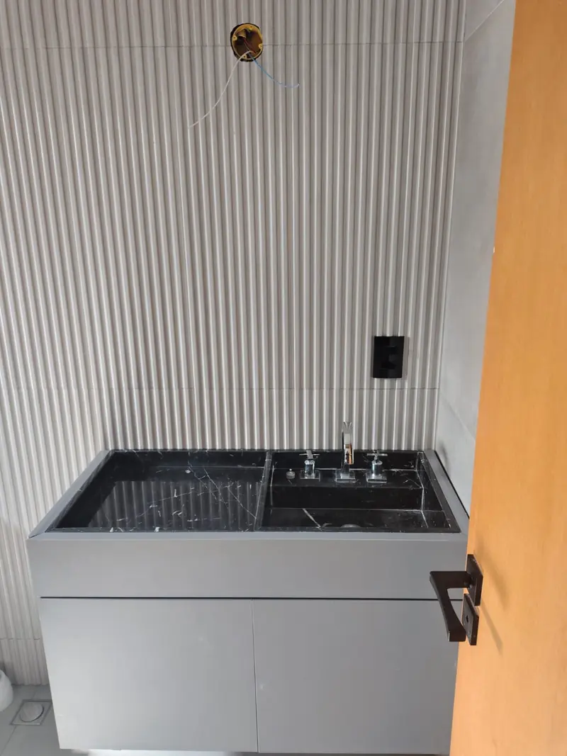 Bancada em mármore negro