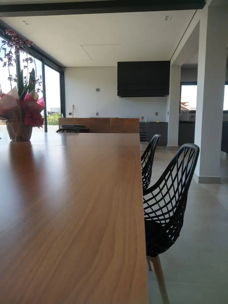 Mesa de madeira da área gourmet
