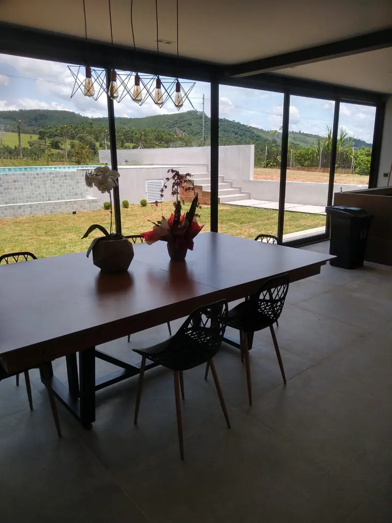 Área gourmet com vista para a serra